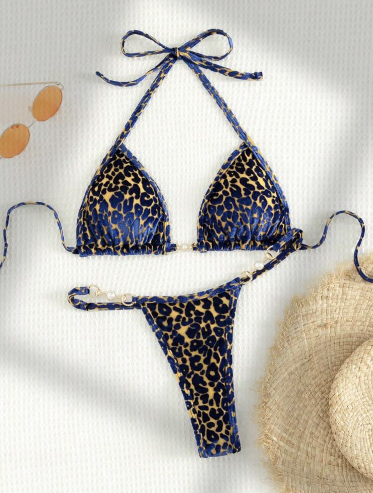 Biquíni Sexy com Pérolas e Estampado de Leopardo – Tecido Especial | Estilo Europeu e Americano