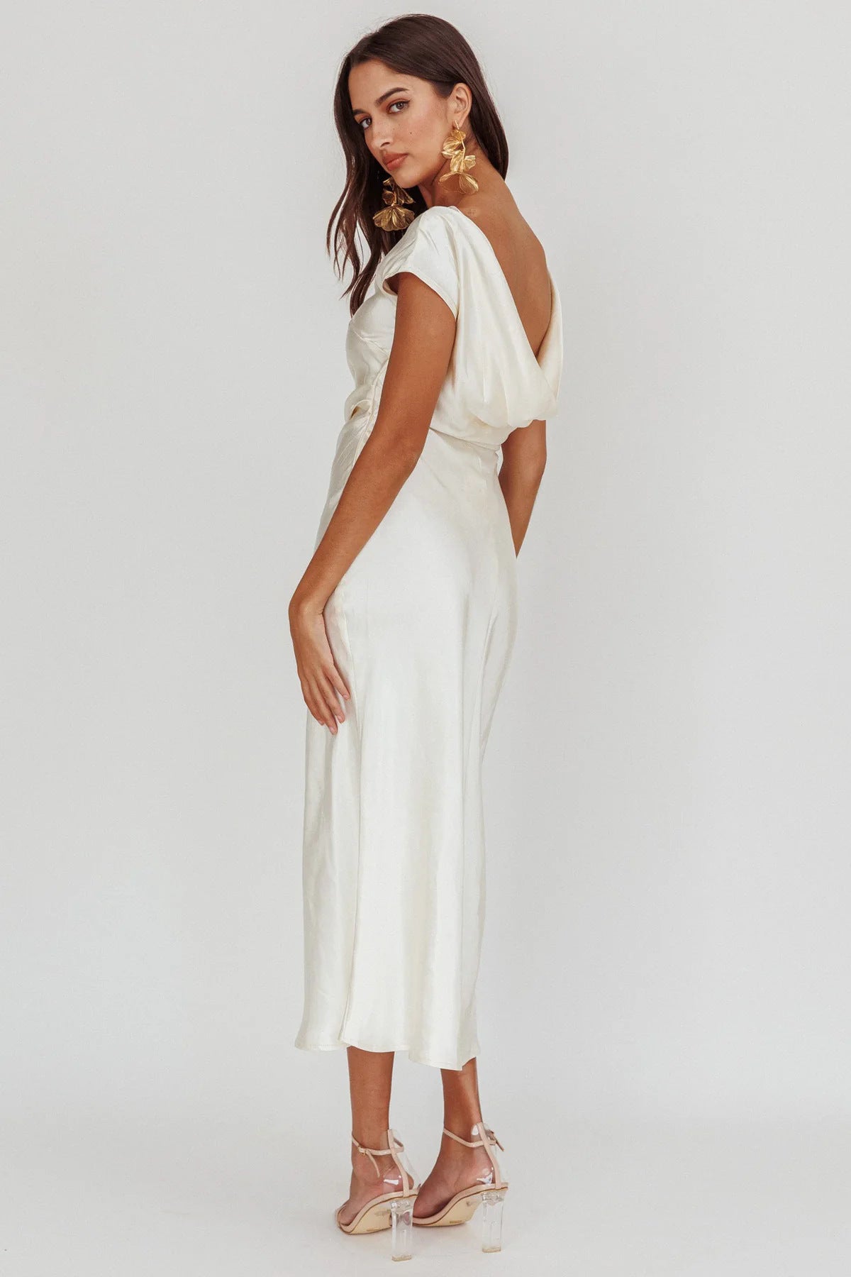 Vestido Sereia em Cetim com Ombro Único – Sexy, Elegante e Sofisticado
