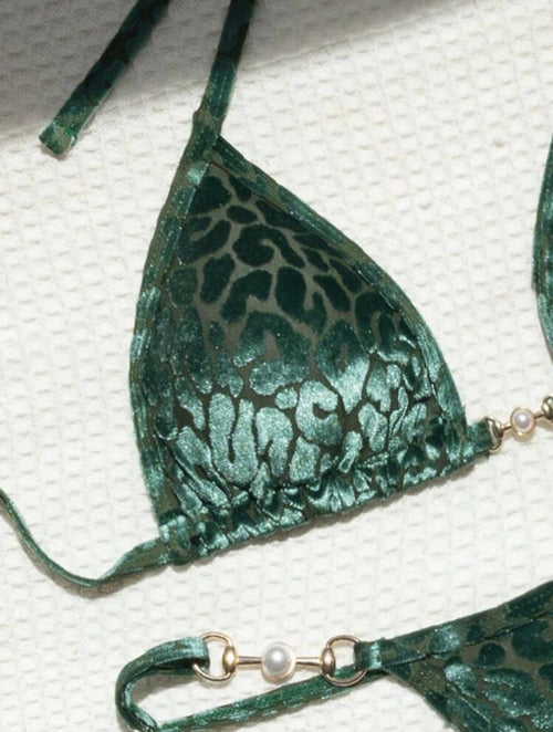 Biquíni Sexy com Pérolas e Estampado de Leopardo – Tecido Especial | Estilo Europeu e Americano
