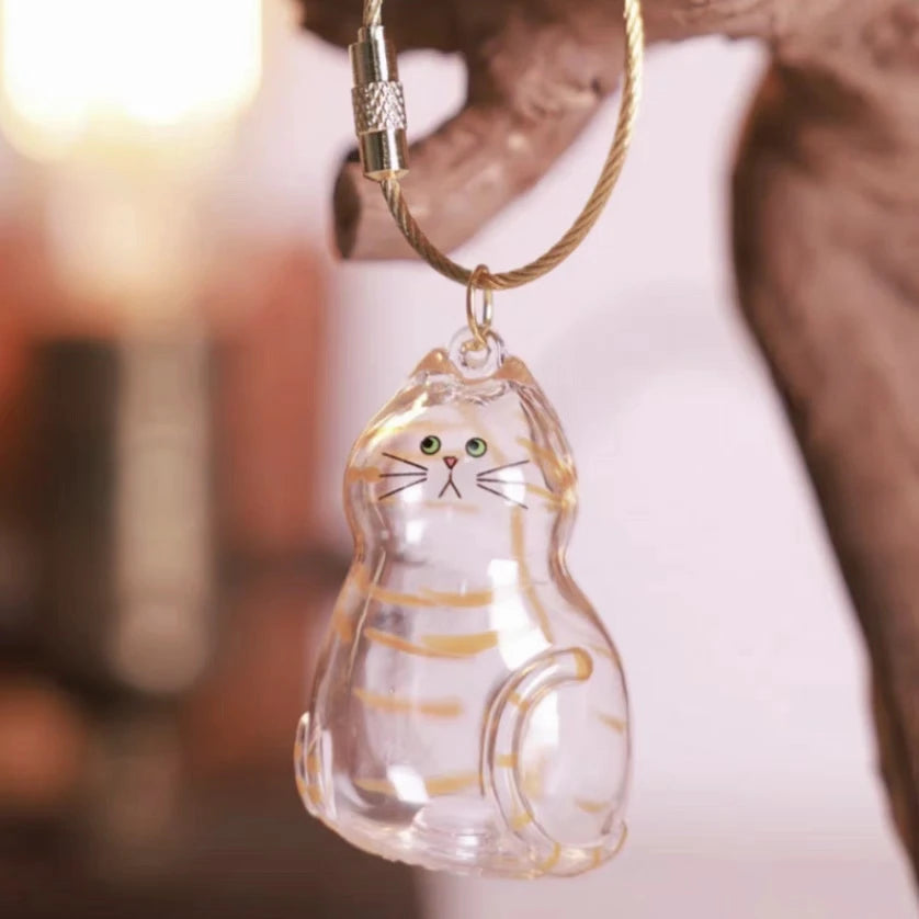Porta-chaves Gato Gengibre – Pendente para Mochila com Caixa