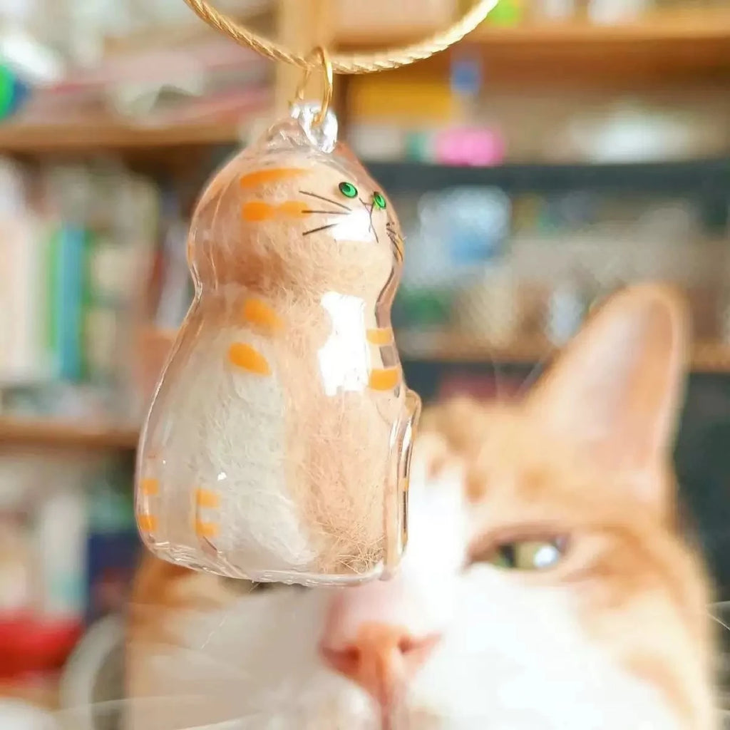 Porta-chaves Gato Gengibre – Pendente para Mochila com Caixa